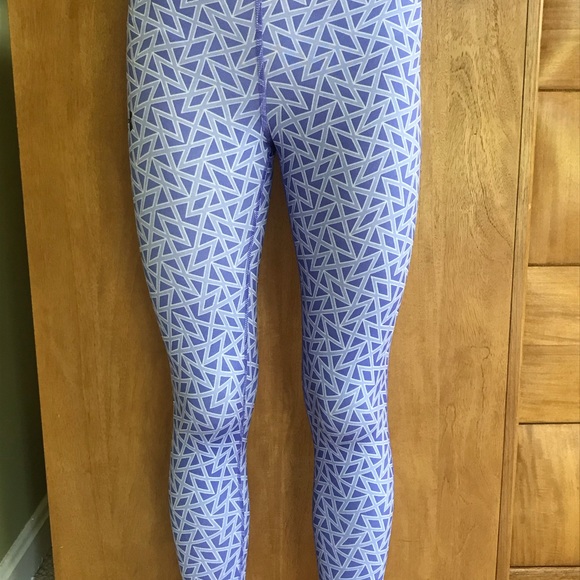 UNDER ARMOUR girls PURPLE Heat Gear Leggings - Picture 6 of 6